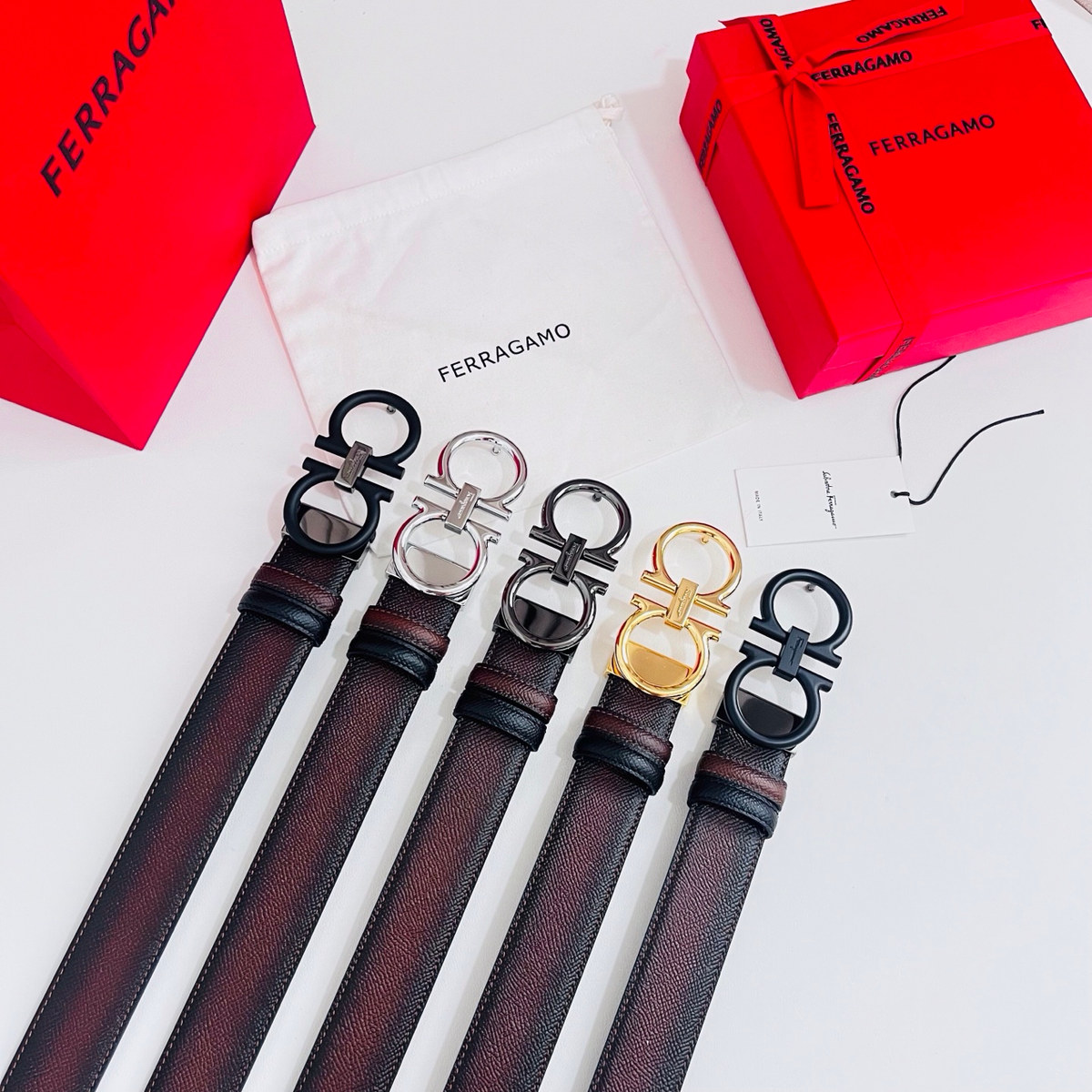 Ferragamo Gancini Reversible 35 mm, buckle attachment view