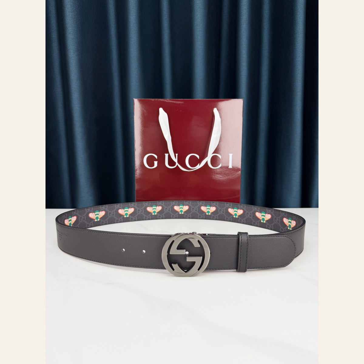 Gucci Bee Canvas Double G 38 mm, overall belt view