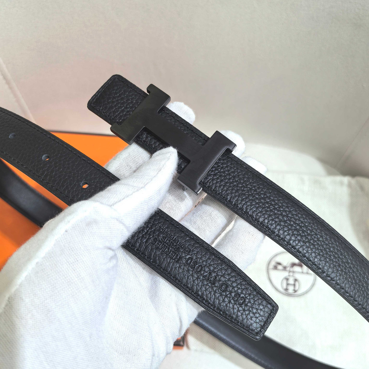 Hermès H Buckle Reversible 24 mm, buckle close-up