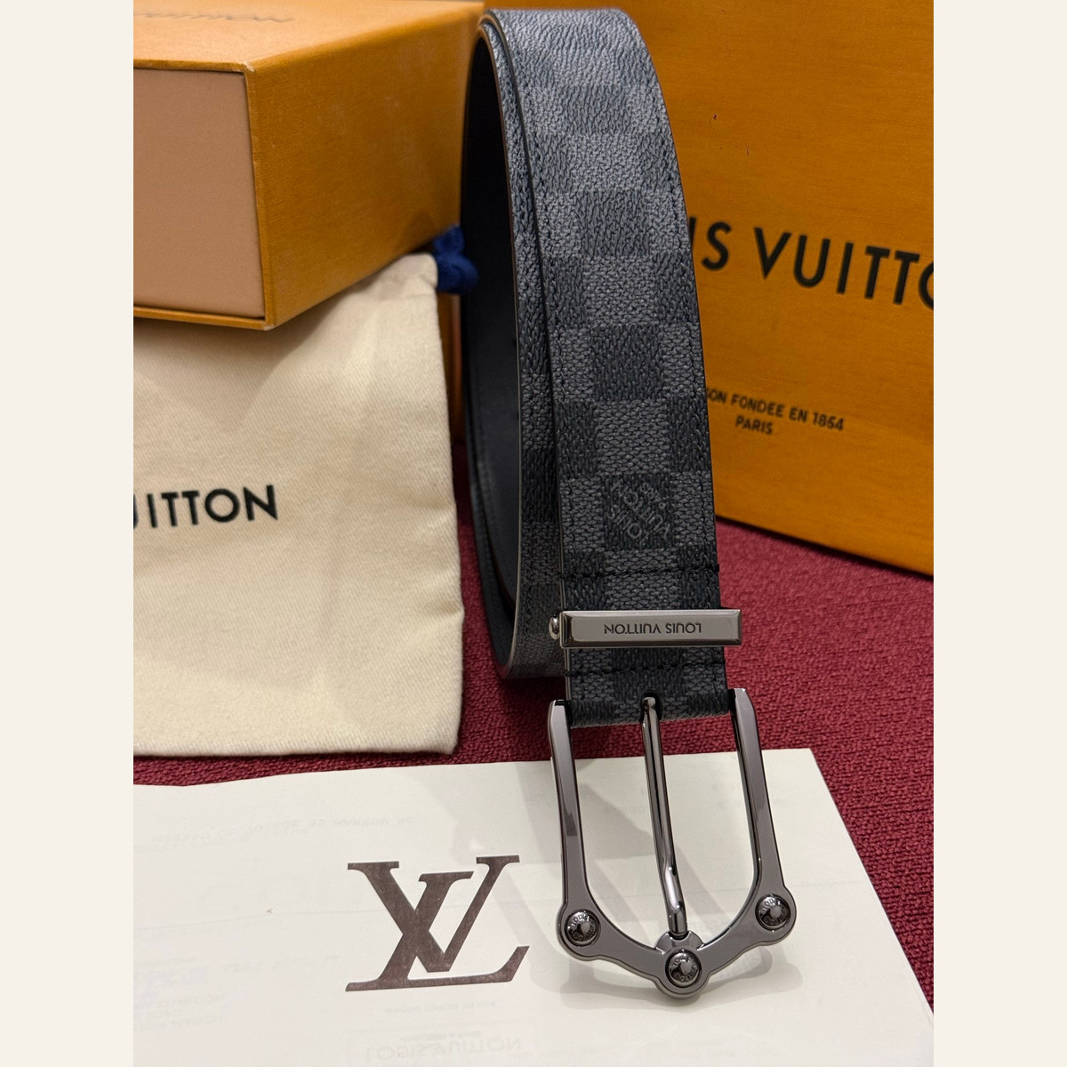 Louis Vuitton Slender Reversible 35 mm, alternate strap face